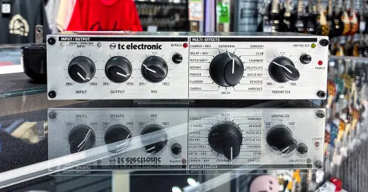 TC Electronic - M100 Stereo Multi-Effects Processor